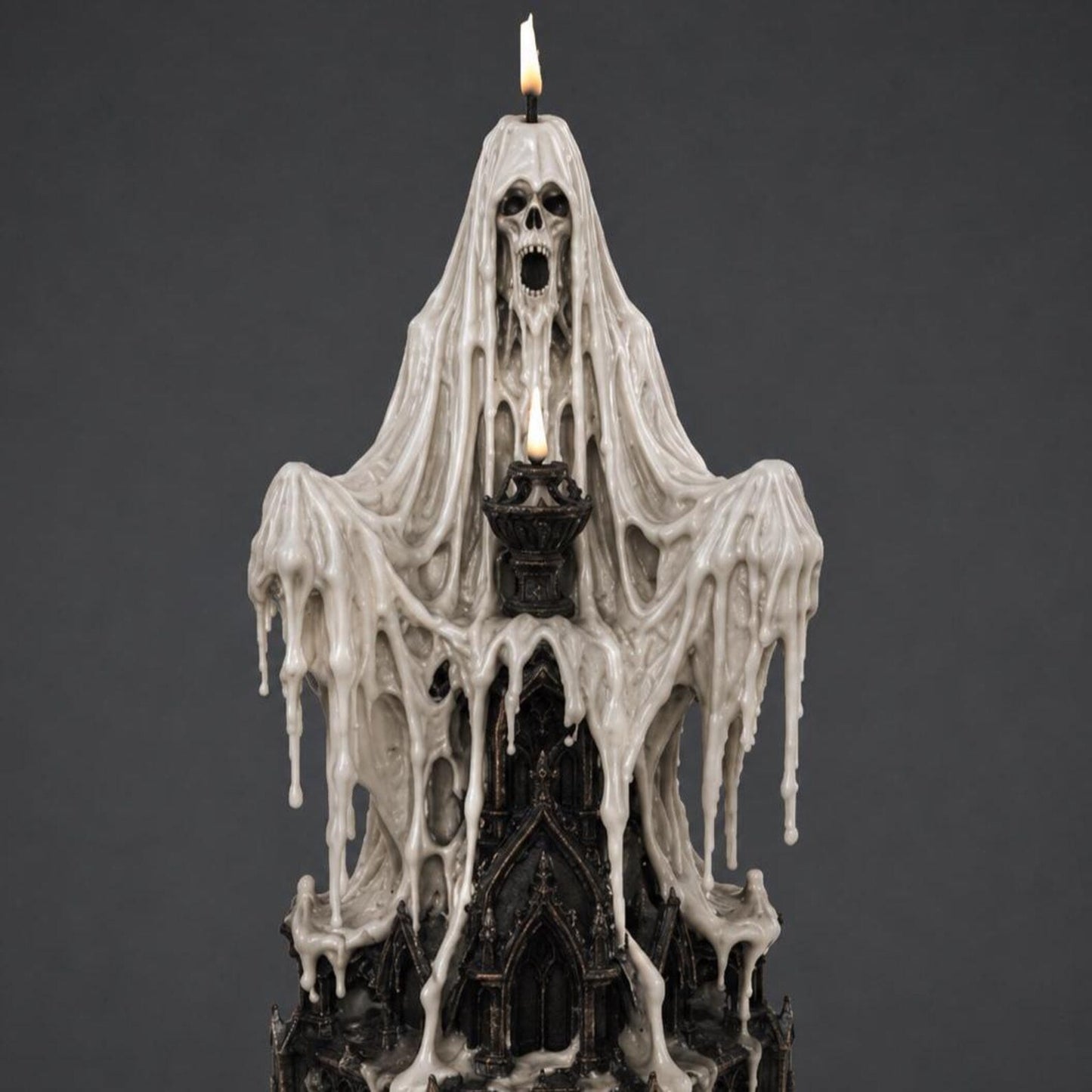 Ghost Candle - Dettaglio frontale con teschio e cera colante su cattedrale gotica