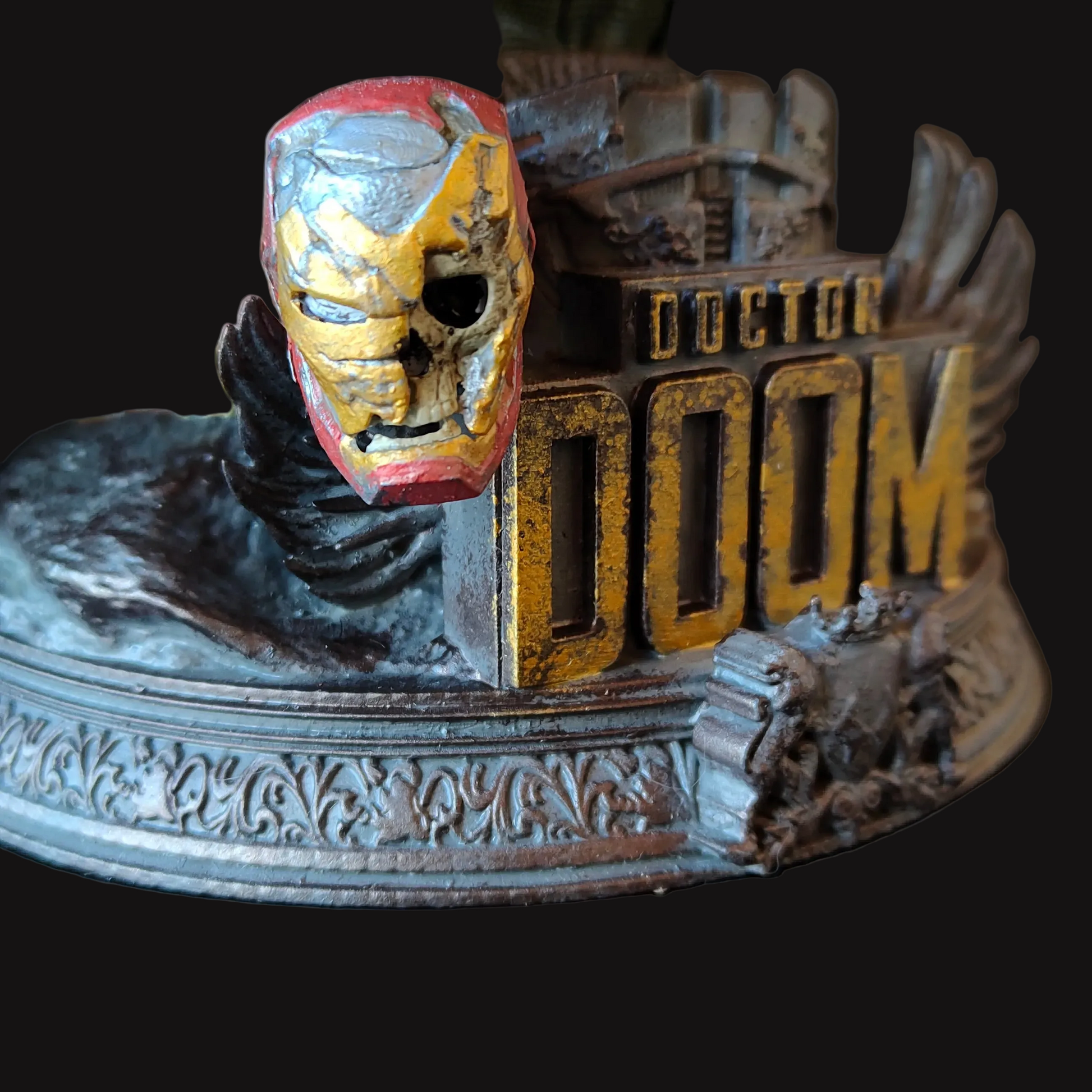 "Doctor Doom handmade resin statue detail - Hero Craft 3D"