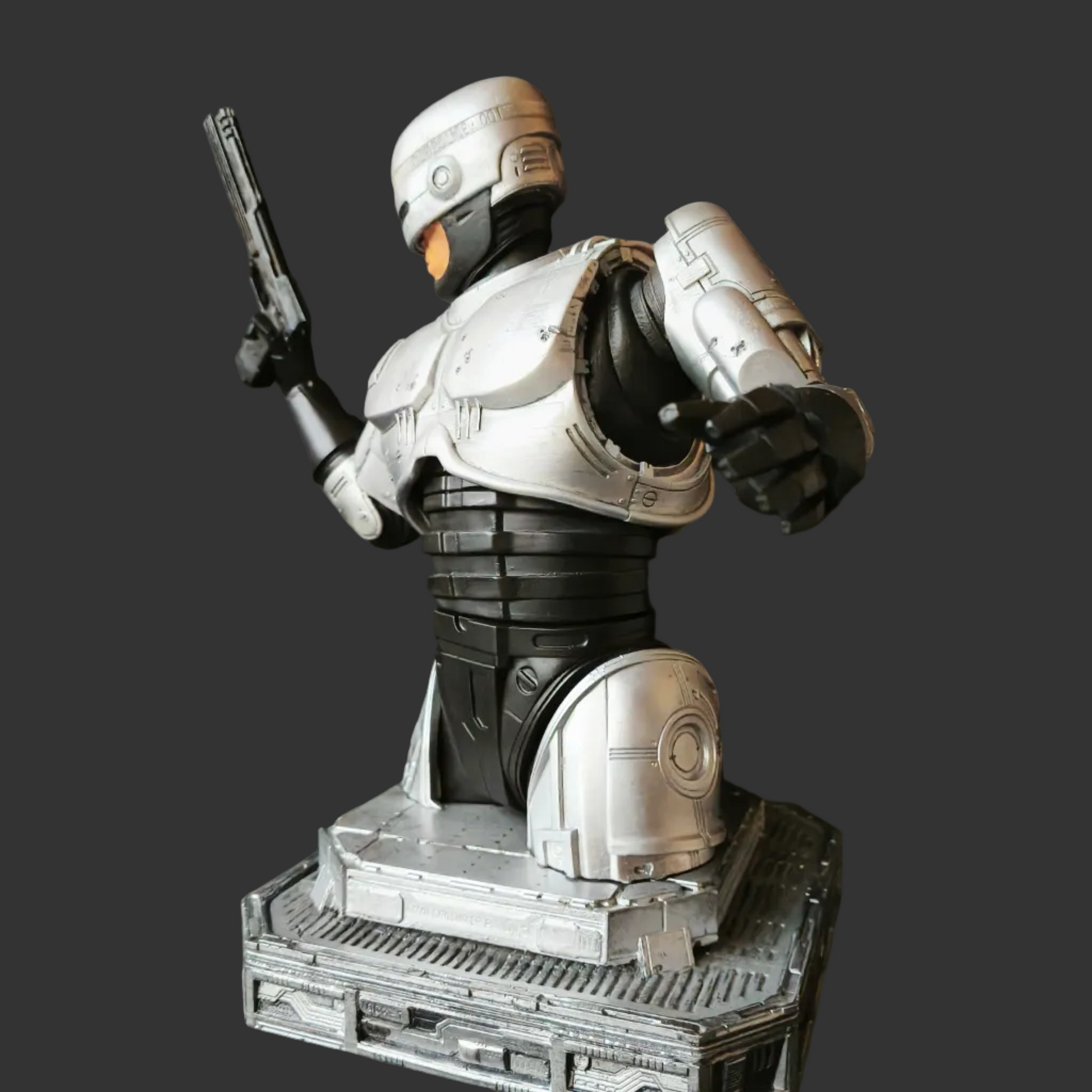 "Robocop handmade resin statue angle view - Hero Craft 3D"