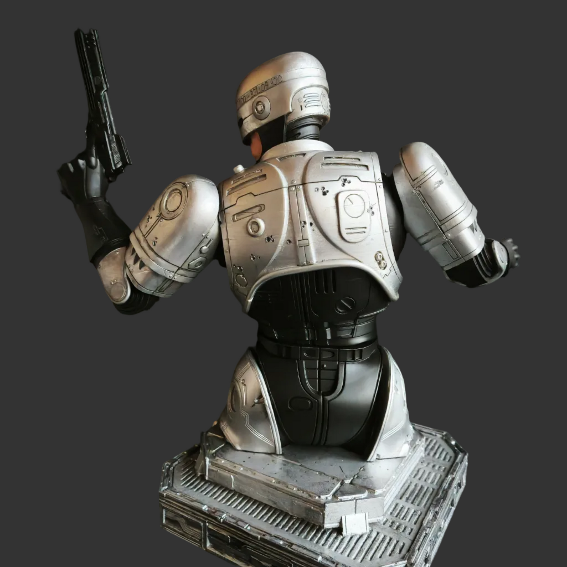 "Robocop handmade resin statue back view - Hero Craft 3D"