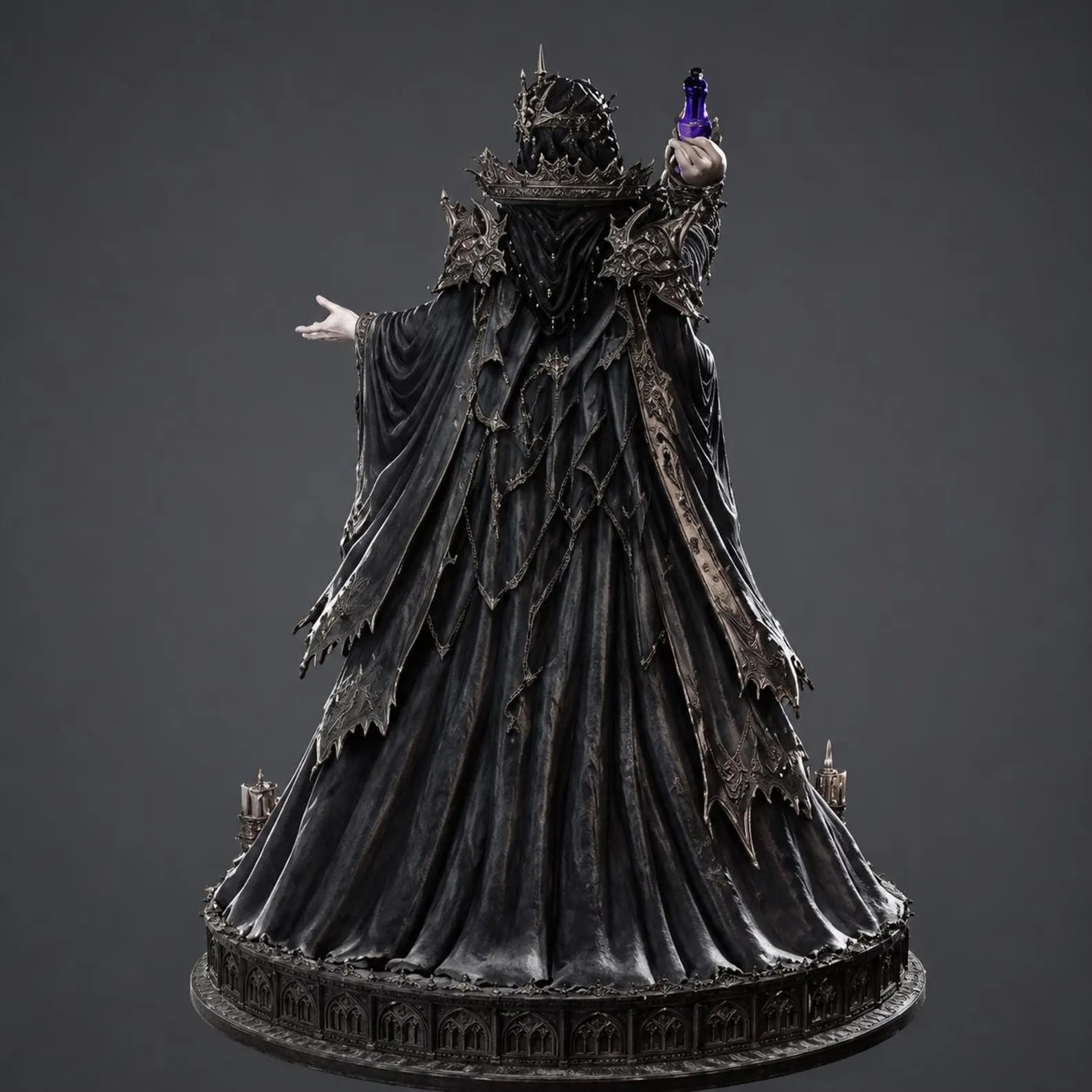 Gothic Dark Queen Necromancer - Vista posteriore con mantello strappato e piedistallo circolare gotico